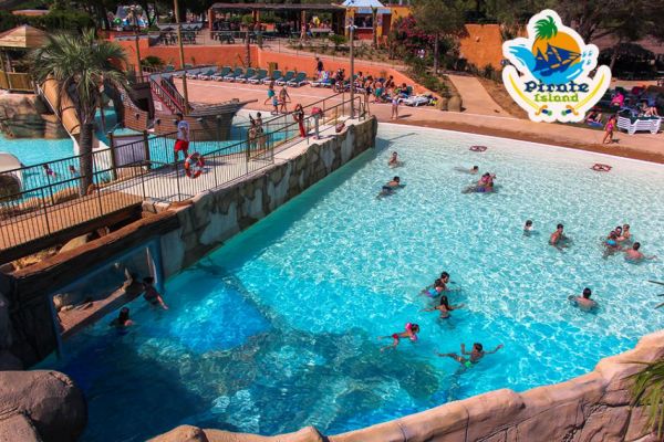 pirate-island-2016piscina-olas-3low6856483E-0FB5-A49D-7E9D-1C29D00D8E5B.jpg