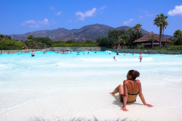 piscina_de_olas_low_9_16111452976BC73124-8005-29C8-3AE4-3AF7C020C951.jpg